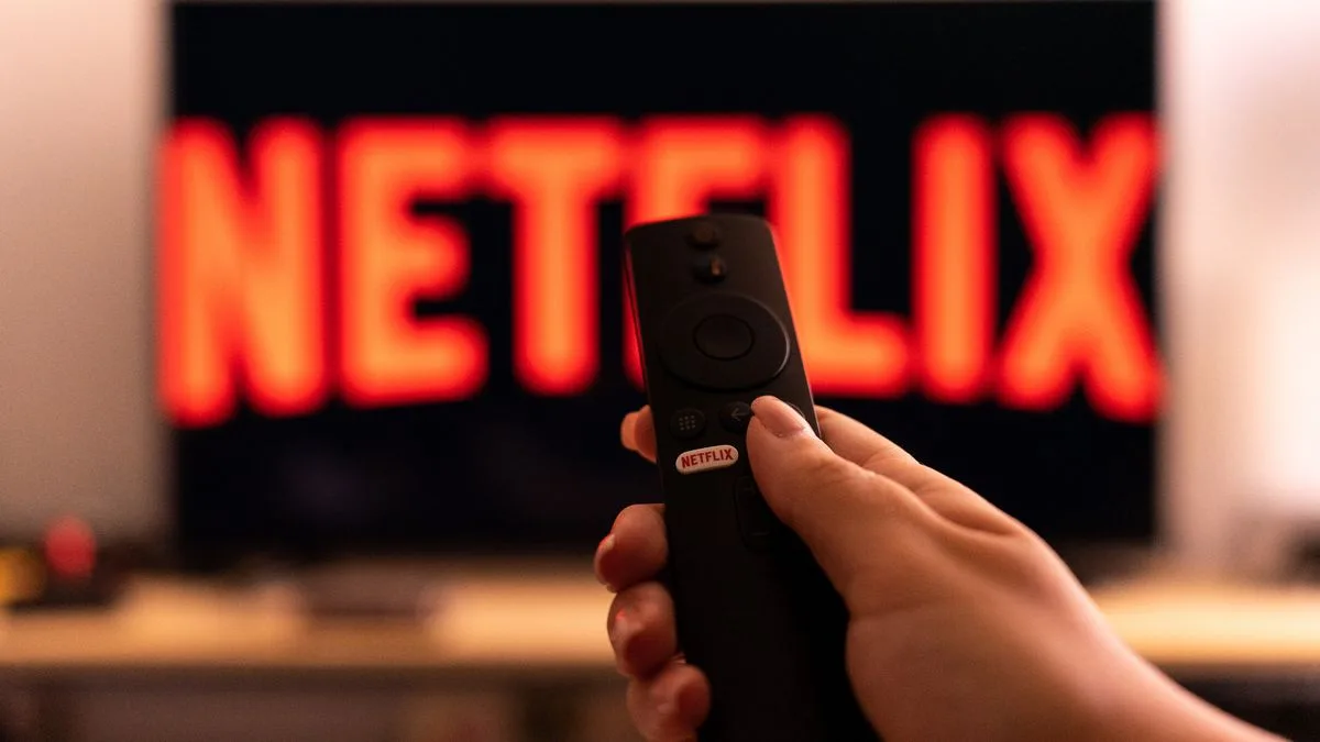 Miranda Cosgrove's Netflix Rom-Com Tops UK Charts