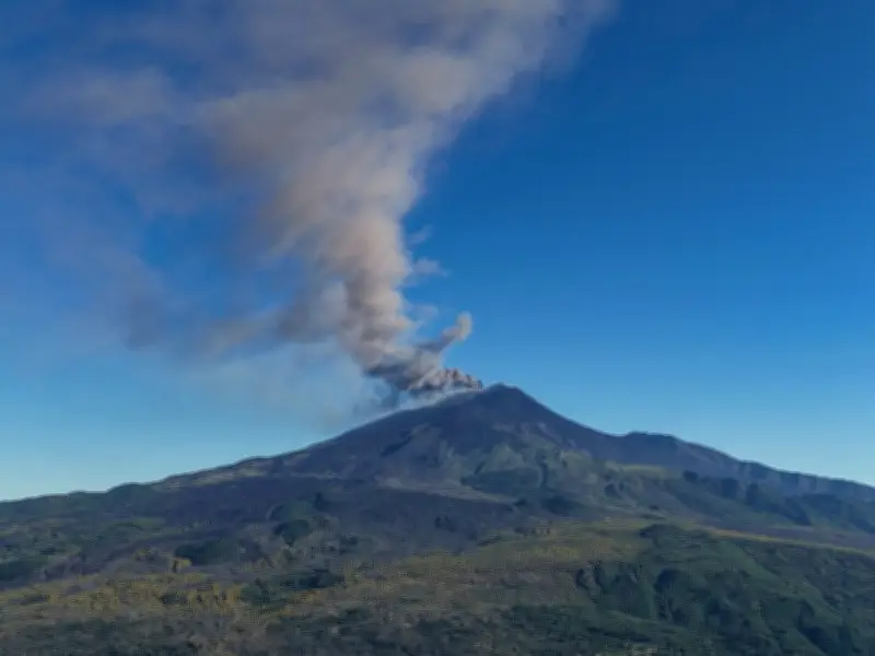 Mount Etna Eruption Causes Flight Cancellations and Travel Chaos in Sicily