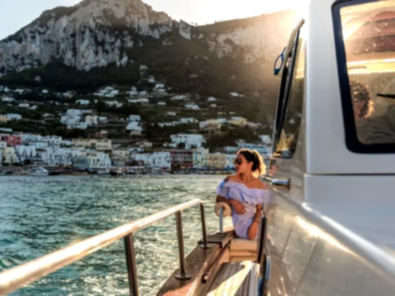 New 2026 Italy Rules: Capri Caps Tour Groups at 40, Bans Umbrellas