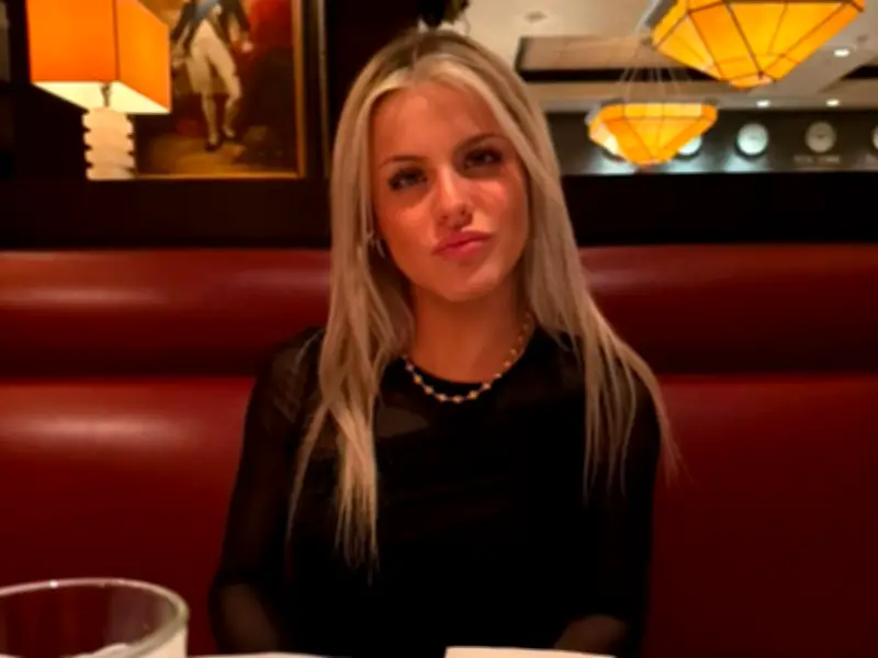 OnlyFans Model Warns Young Women: 'I'd Never Encourage Joining'