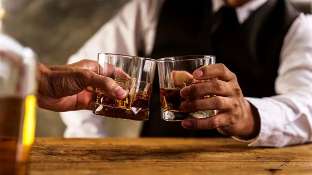 Saudi Arabia Quietly Expands Alcohol Sales to Wealthy Foreign Residents