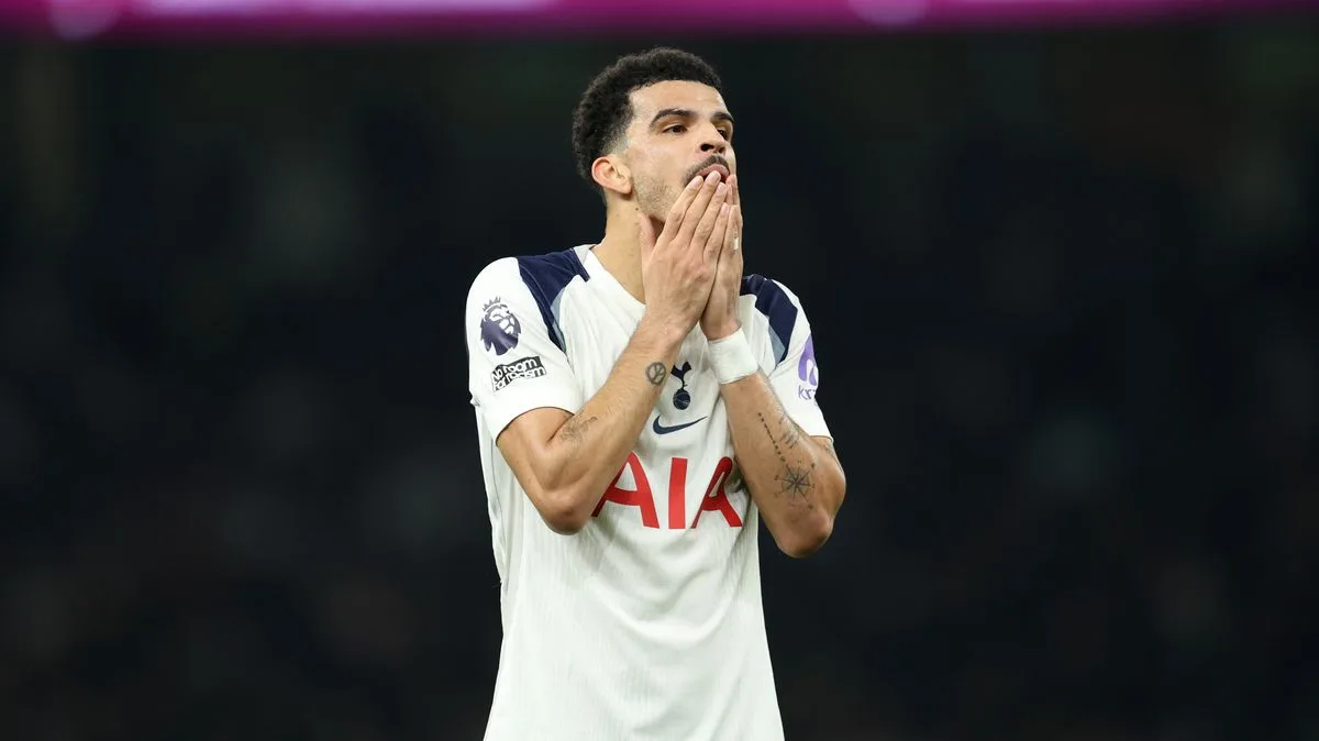 Solanke Reveals Tottenham Dressing Room Crisis Talks