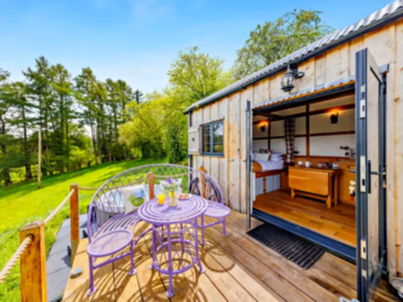 Summer Price Cuts on Stunning Brecon Holiday Cabin Flying Scotsman