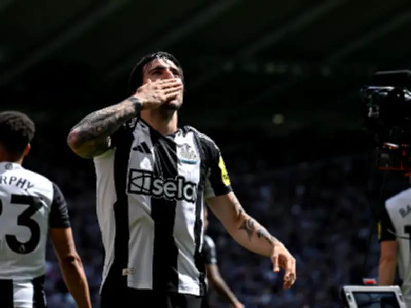 Tottenham complete £100m Sandro Tonali transfer from Newcastle