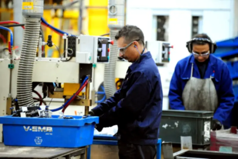 UK Factory Output Hits 21-Month High Amid Stockpiling Ahead of Iran War Price Rises