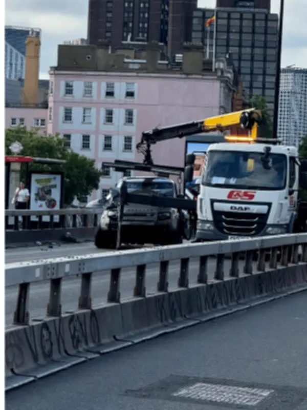Waterloo Bridge Closed in Both Directions After Major Early Morning Crash
