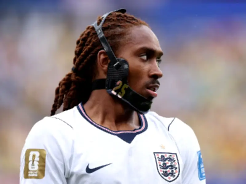 Why Djed Spence Wears Face Mask vs Mexico: England Star's Injury Explained