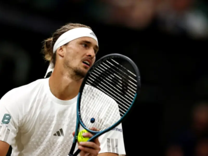 Wimbledon Curfew Suspends Zverev vs Lehecka Match
