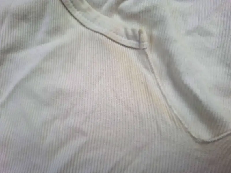 Yellow stains vanish from white clothes with £4 Sainsbury's item