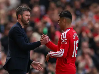 Manchester United Free Up £700k Weekly Wages as Six Players Exit