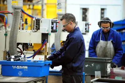 UK Factory Output Hits 21-Month High Amid Stockpiling Ahead of Iran War Price Rises