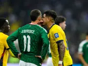 Arsenal's Hincapie Sent Off for Covering Mouth in World Cup Controversy