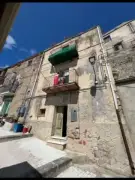 Couple Wins €1 House in Italy After Whirlwind Romance