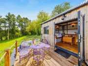 Summer Price Cuts on Stunning Brecon Holiday Cabin Flying Scotsman